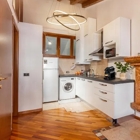 Center Apartment *